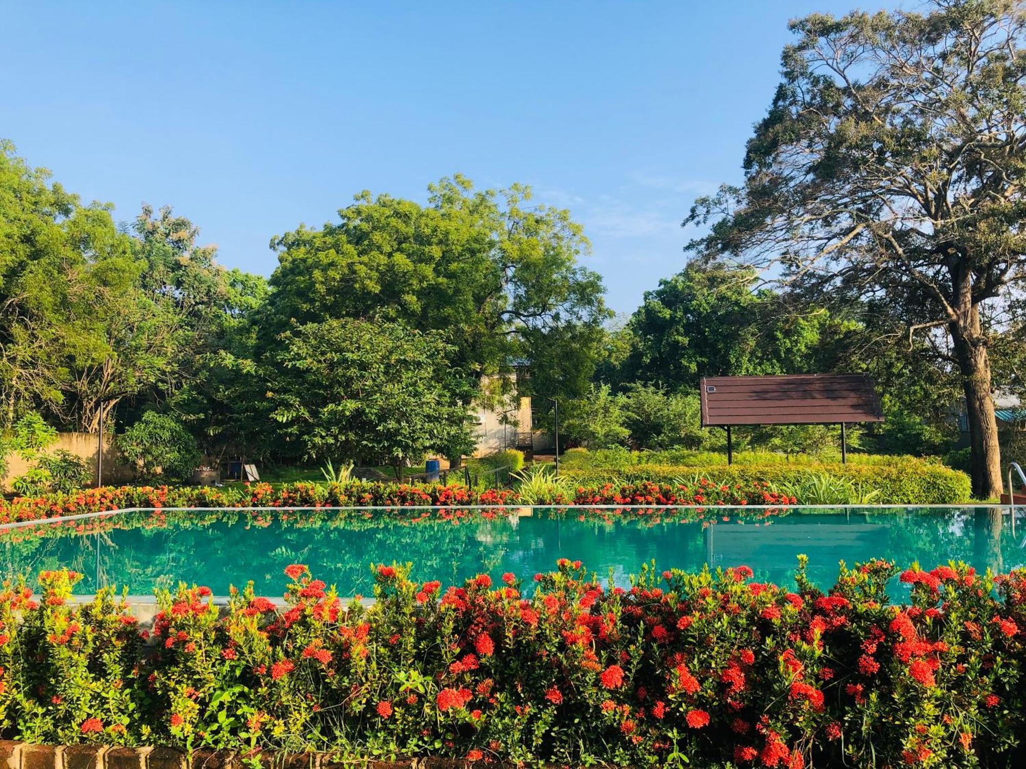 Lolu Village Resort Anuradhapura Exterior photo